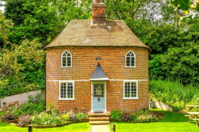 A fairy-tale luxurious cottage - The Tea Caddy